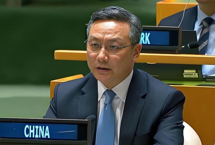 2026 年初联合国反恐碰头会上，高官全程流畅切换英、俄、法、西四国语言通报，却