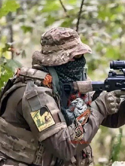 快报！黎巴嫩真主党大显神威，不仅精准打击以色列梅隆基地，还袭击了以色列一个营地。