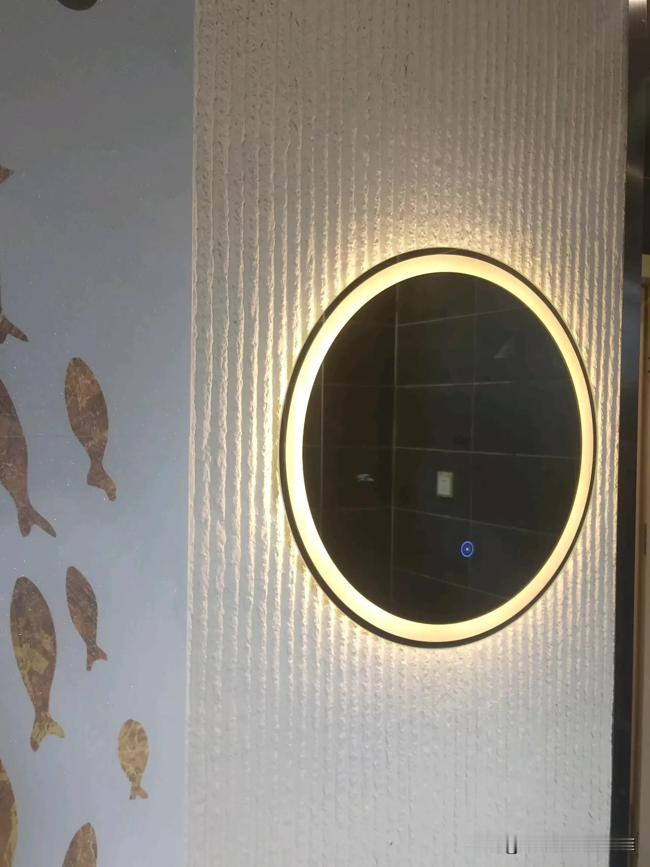 手机刚刚修好，除了头条能用其它功能又失灵了，急死我了，赶紧去修理一下。#感觉手机