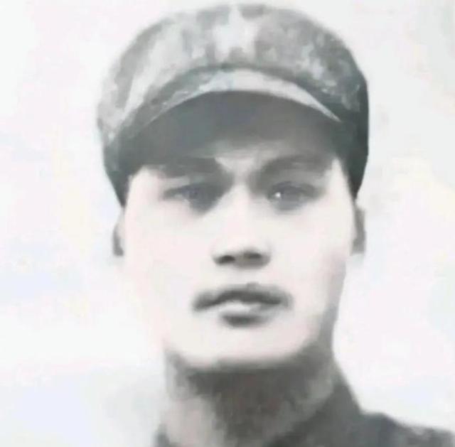 1979年，郑宏余被七八名越军包围，越军见他只有一个人，就喊话让他投降，郑宏余听