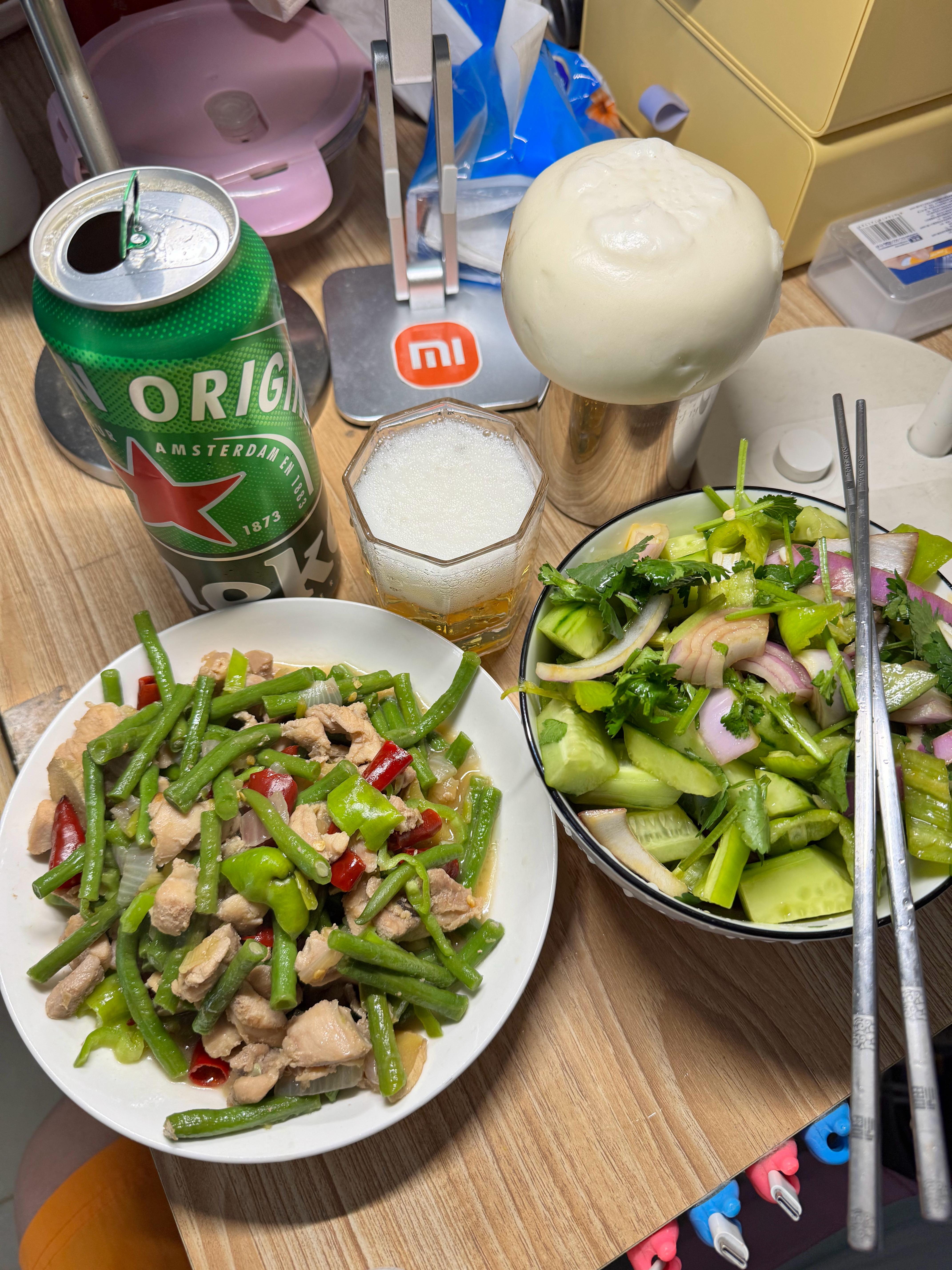 午饭开始，祝大家五一假期快乐 ​​​