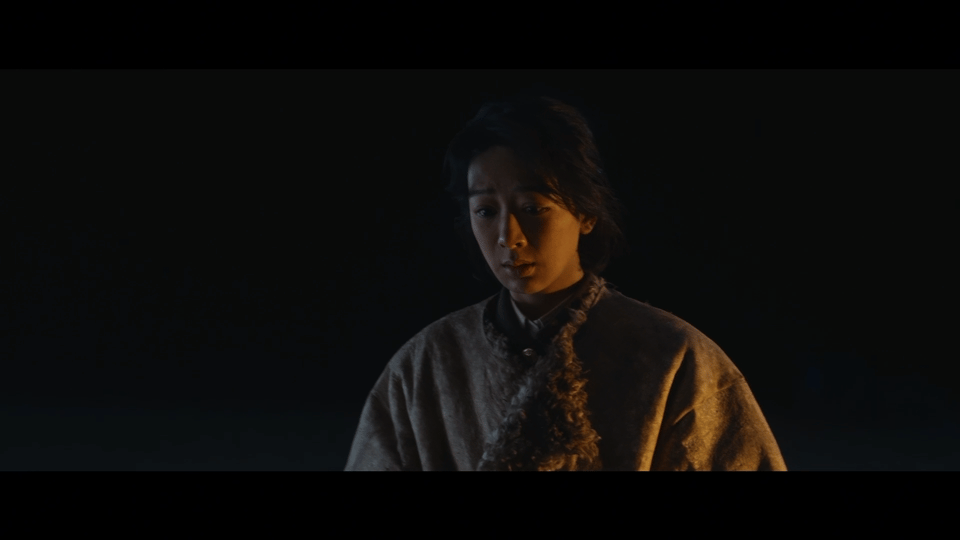 开年第一爆要让生命树拿下了生命树一开播就是枪战大场面，直接抓住眼球，故事背景几句