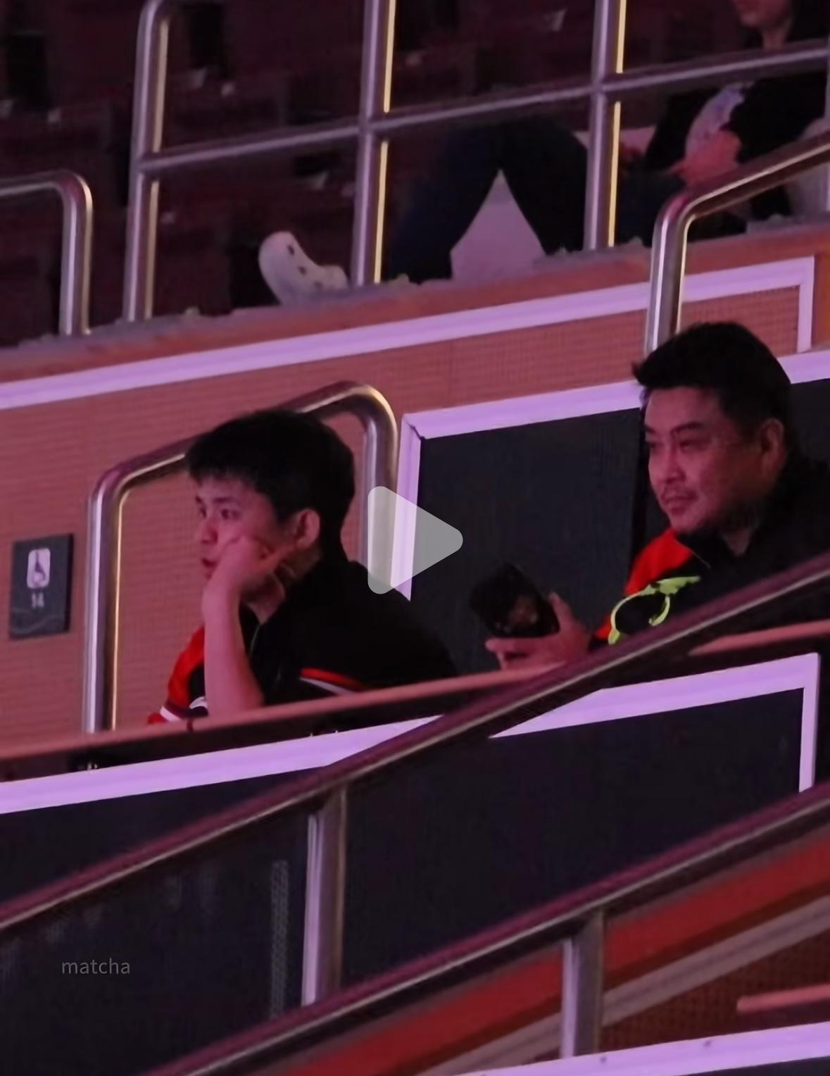 林诗栋 王皓指导也在观赏决赛——王皓不刮胡子的原因找到了
2026多哈冠军赛，