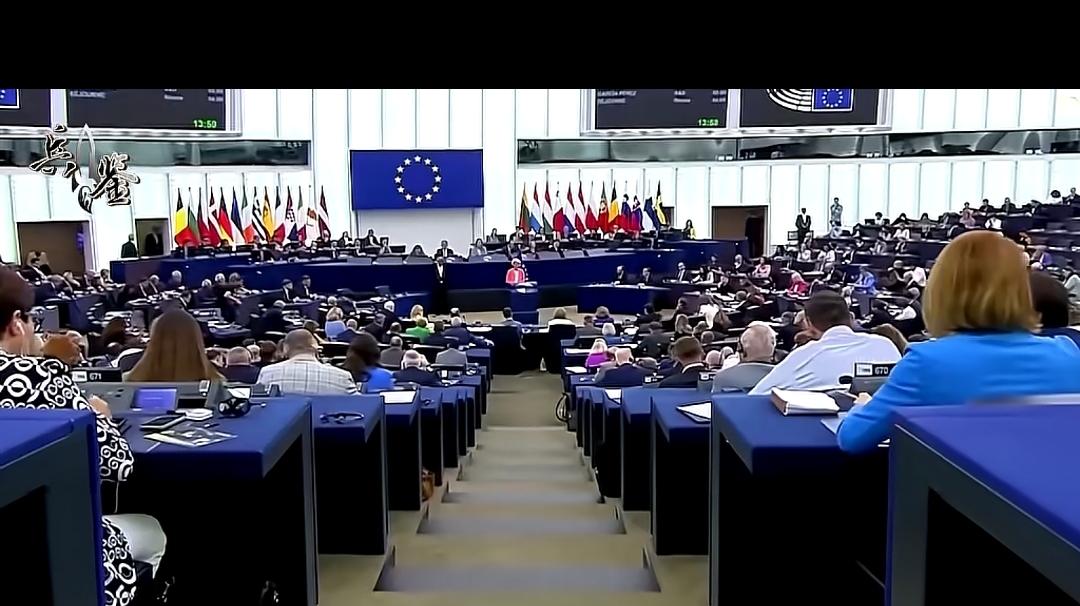七国集团峰会刚落幕，欧盟峰会又上演了。
    在比利时布鲁塞尔的欧盟峰会上，俄