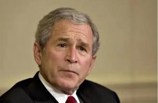 美国几代总统的偏好：1，小布什爱好战争，你不服，我就打你，中东从此没消停过。2，