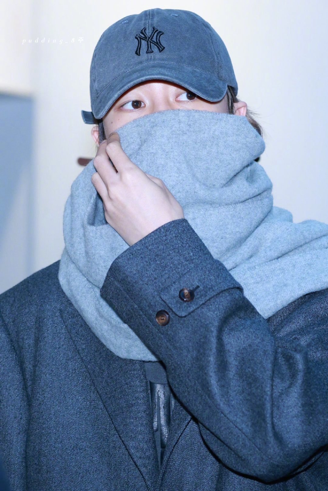 徐明浩今日份机场路透大衣 围脖🧣冬日男友氛围感满满！！ 