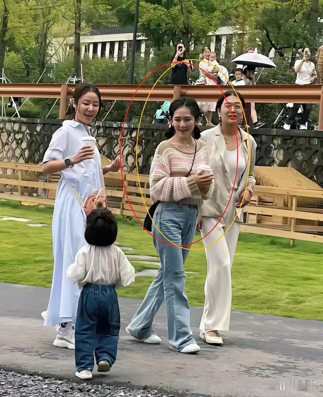 我的天，谢娜真人居然长这样 ​​​