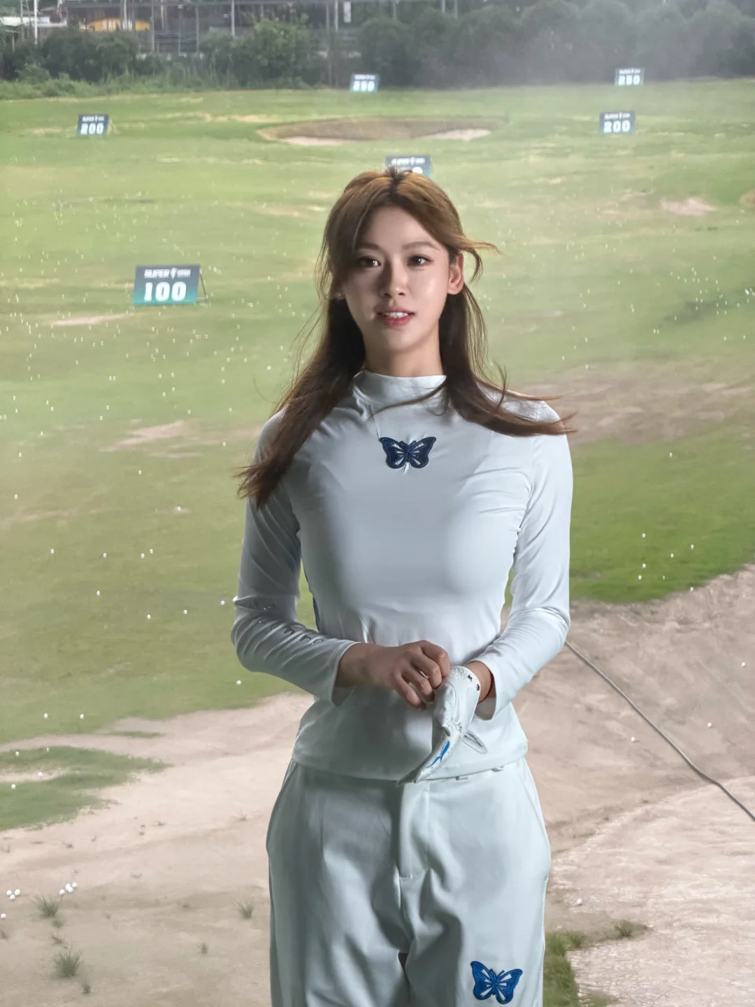 朦胧的水雾和我飘忽的球技简直绝配⛳️