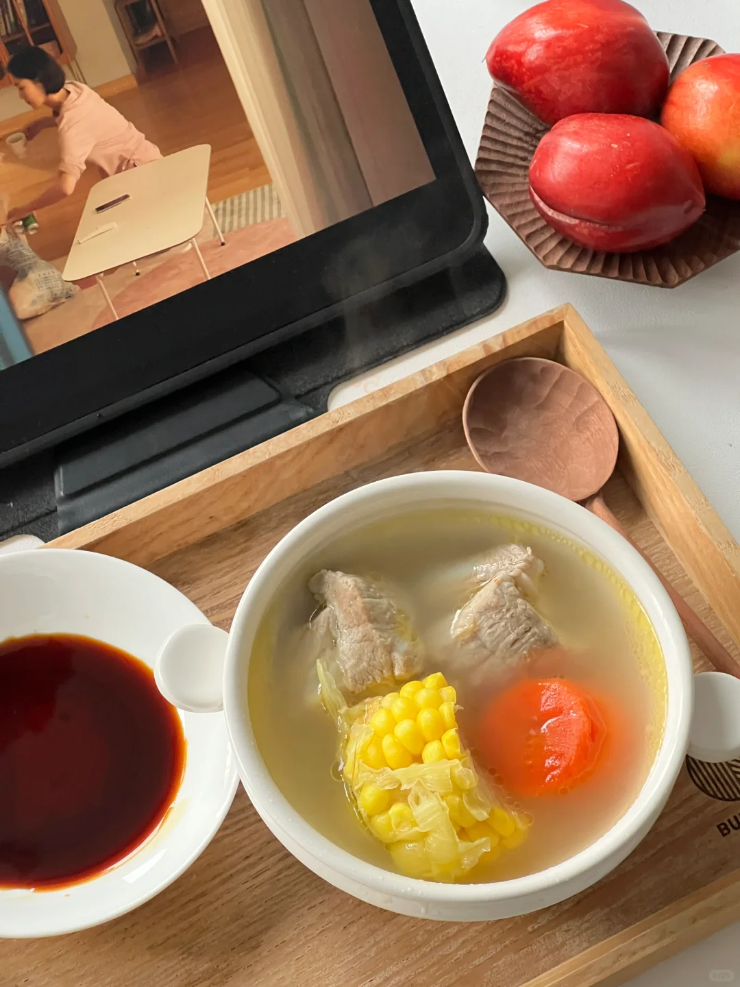 喝一碗感性玉米排骨汤🍲