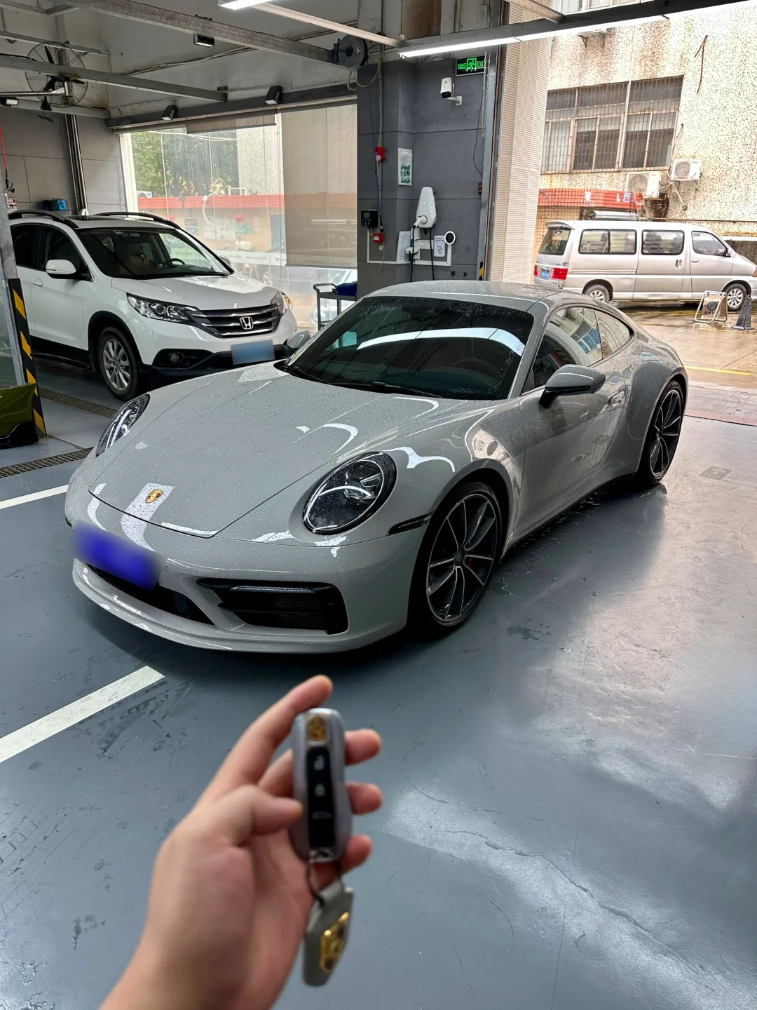 碳纤维后视镜壳质感确实好。