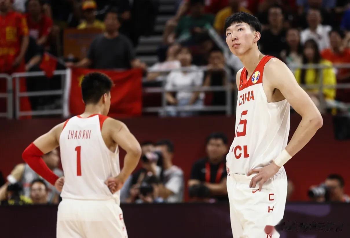 今年夏天CBA各支俱乐部都在招兵买马，最大手笔引援三家俱乐部：

❶新疆队：引进