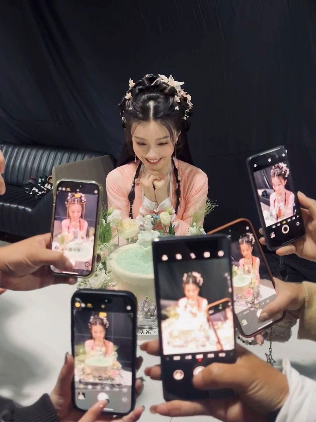 妆造挺有少女感的 ​​​