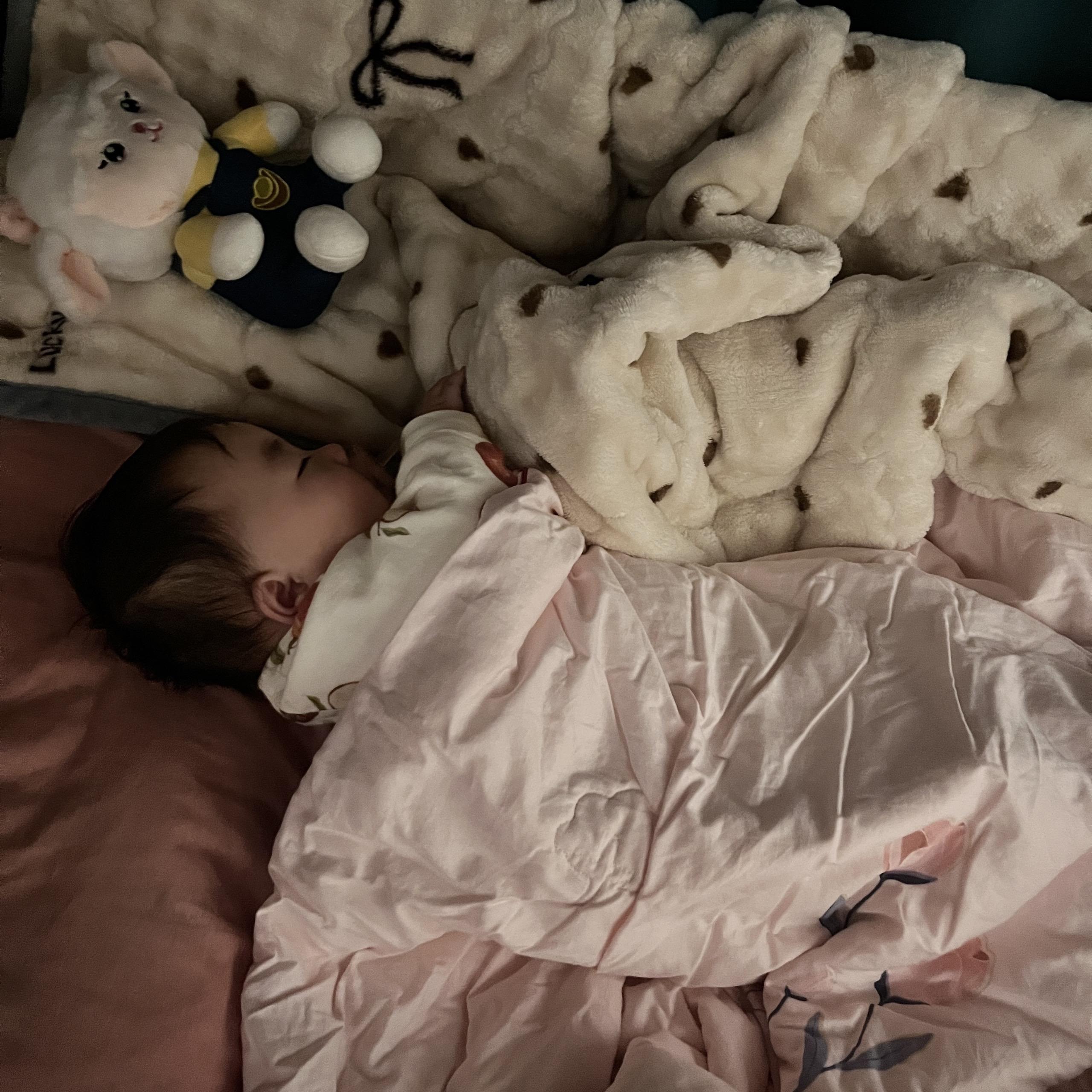 我们不合适因为我有家了 我有孩子了 不能再跟你谈情说爱了 你喜欢我只能...