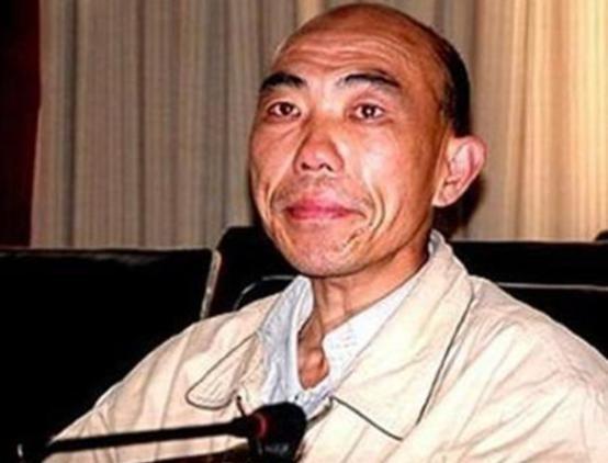 一男子在监狱服刑了13年，还剩15天就刑满释放，不料这时检察官却突然告诉他：“不