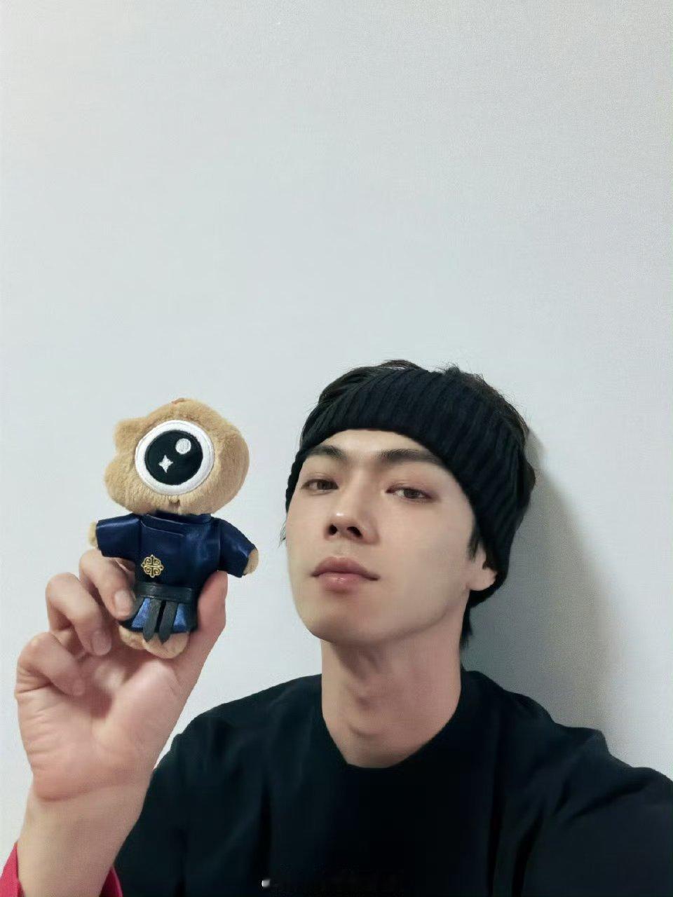 许凯 情人节营业啦！