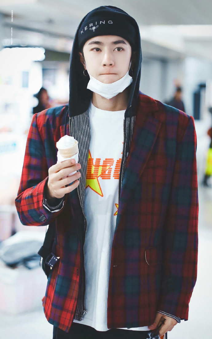 博君一肖大半夜的，想吃冰激凌了