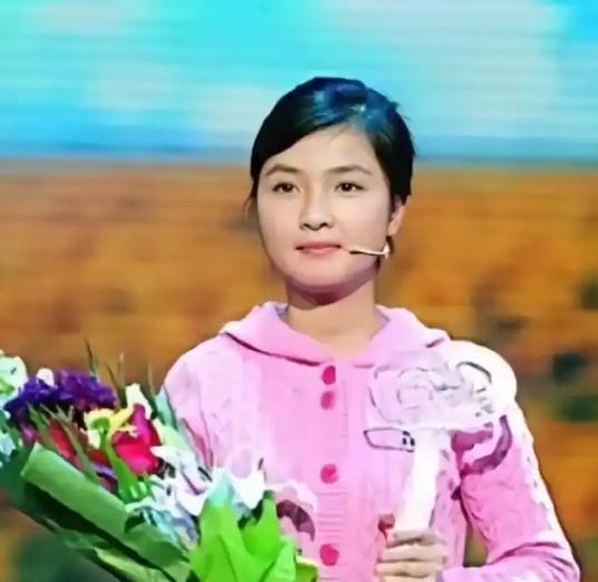 1996年，山西1女孩，5岁时父亲车祸去世，母亲无力抚养5个孩子，含泪把她送人，