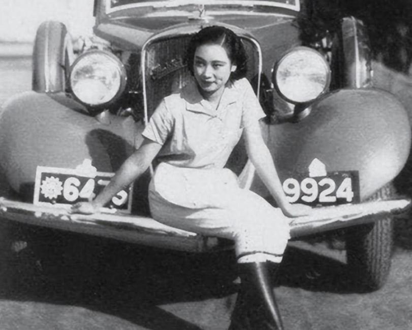 胡蝶之女胡友松嫁给大她48岁的李宗仁，继子李世杰直言比起郭德洁更喜欢胡友松！
1