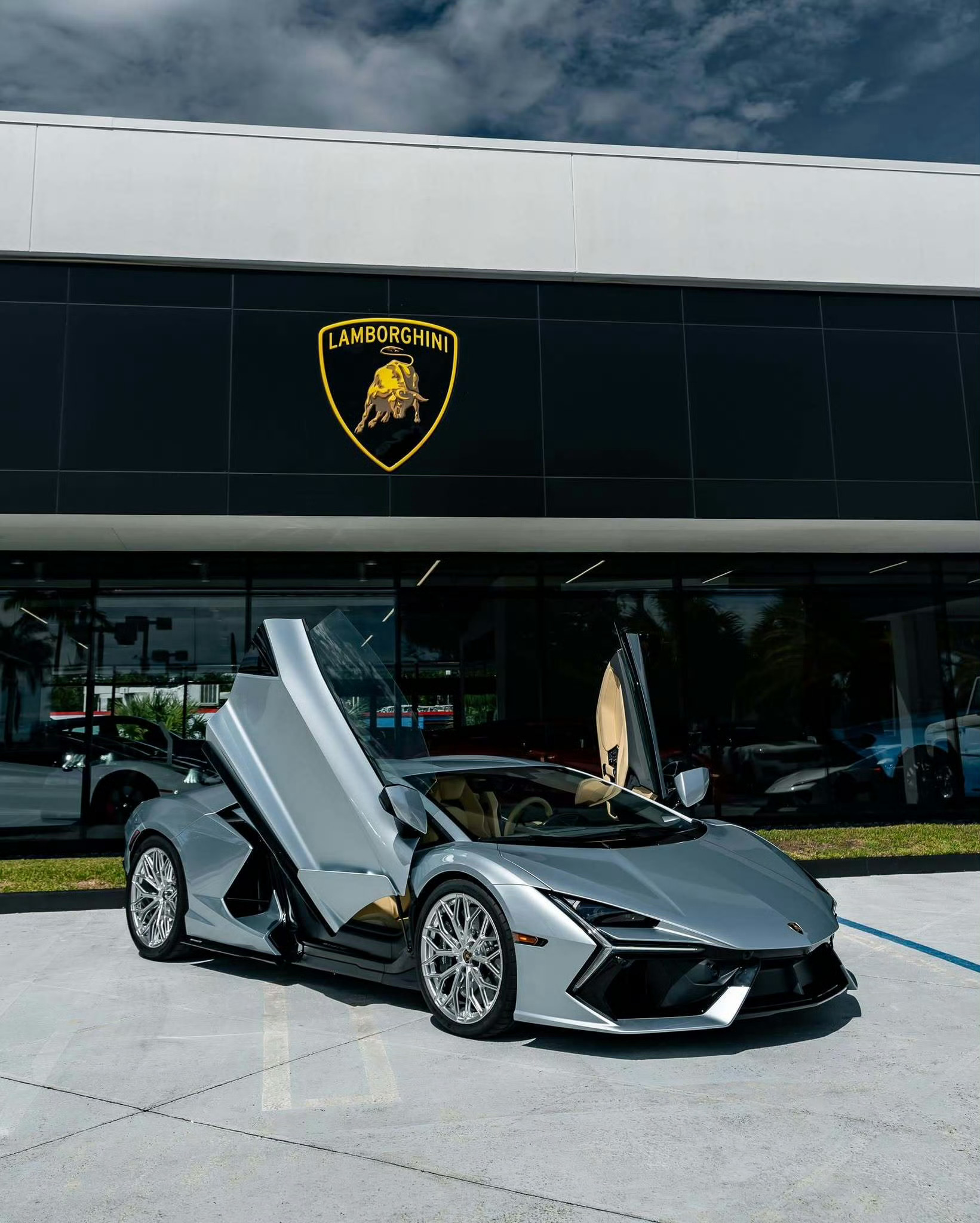 Lamborghini Revuelto｜兰博基尼 ​​​