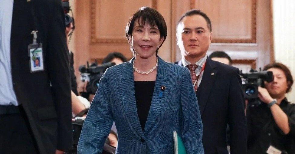 凤凰新闻【日本首位女首相登场，特朗普访日成“首考”】◆10月21日，高市早苗当选