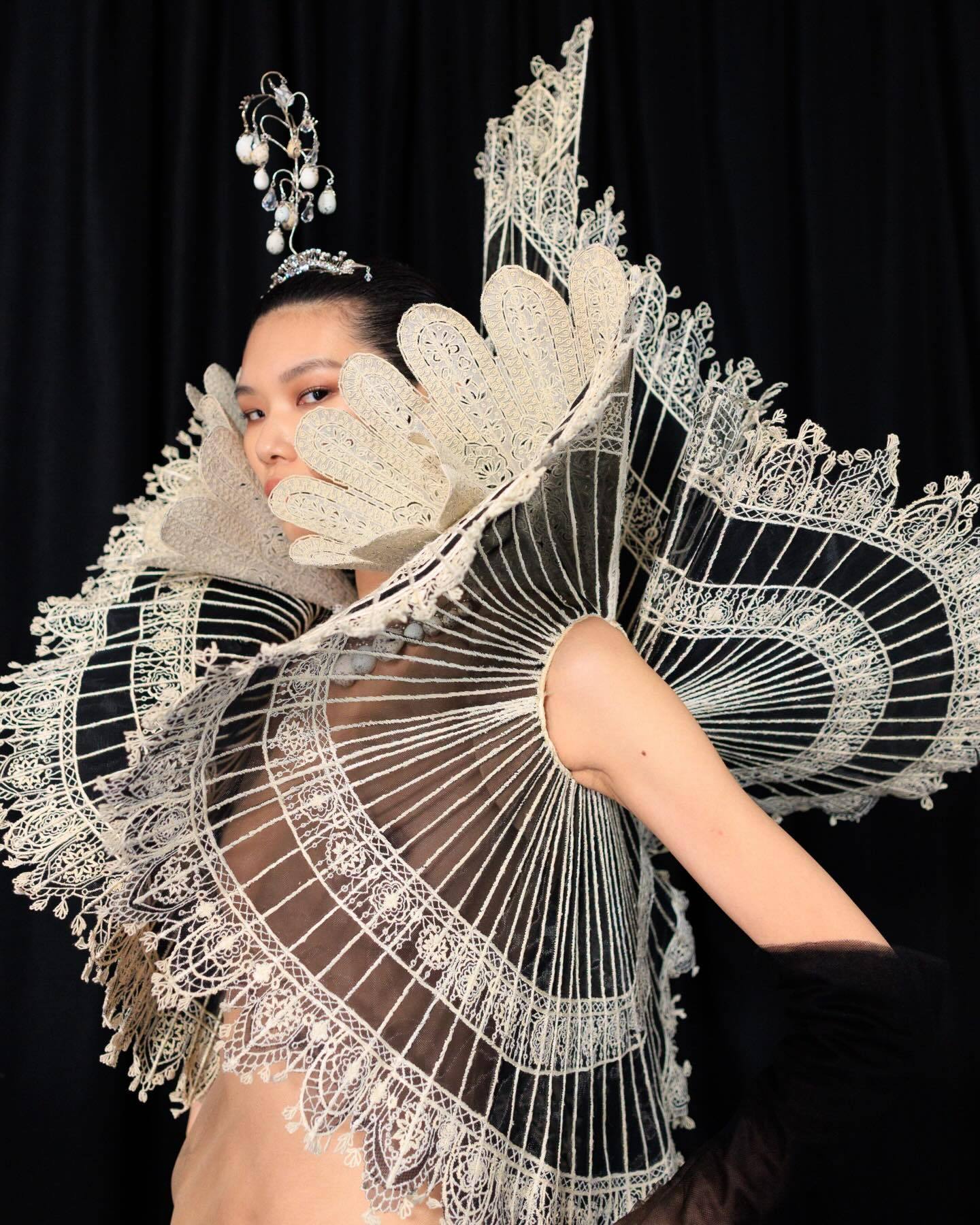 Schiaparelli ｜ 巴黎高定时装周 Schiaparelli 本季的细