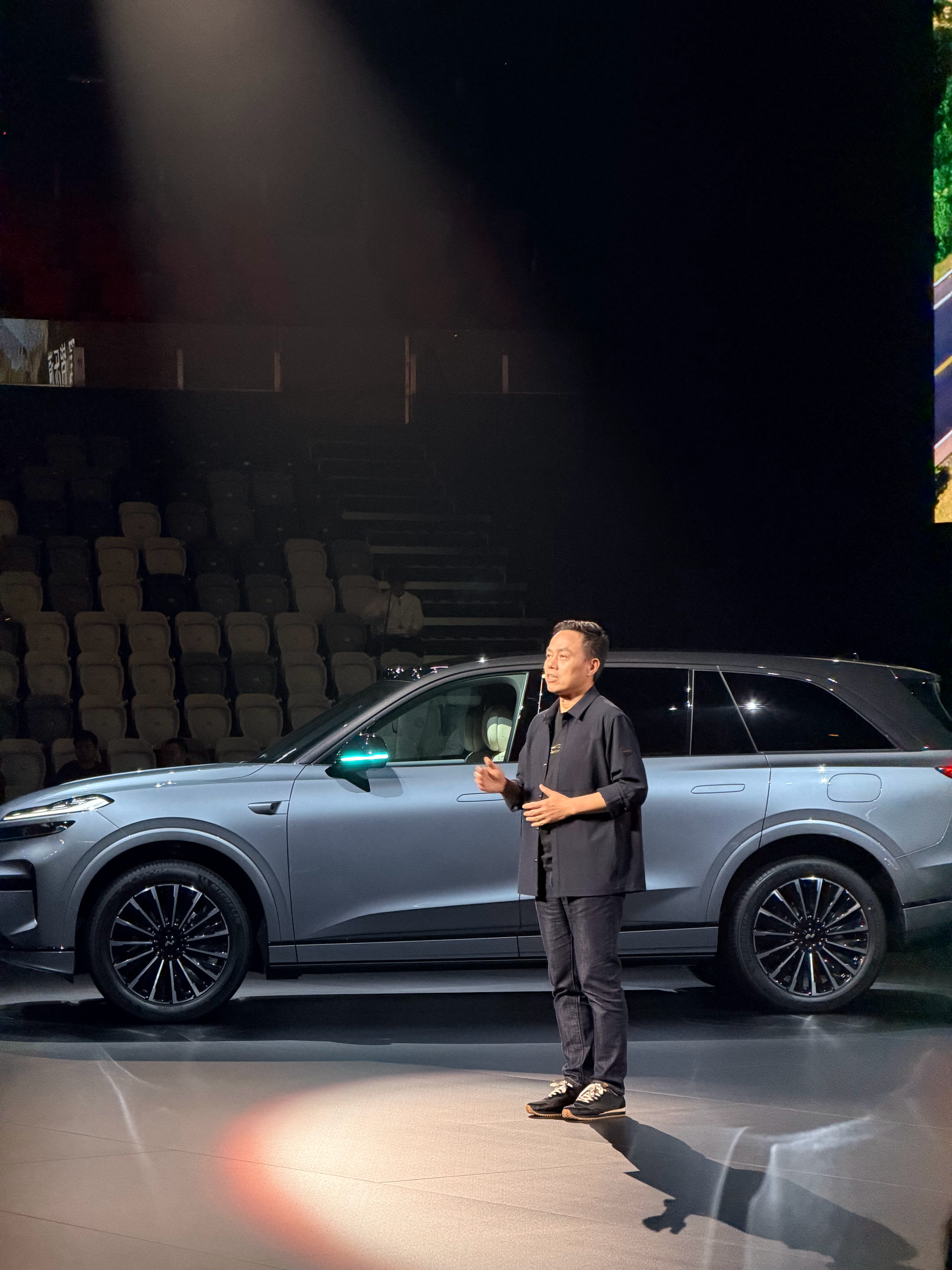 今天是沈博主讲。乐道汽车乐道L90蔚来世界模型版杭州的椰子