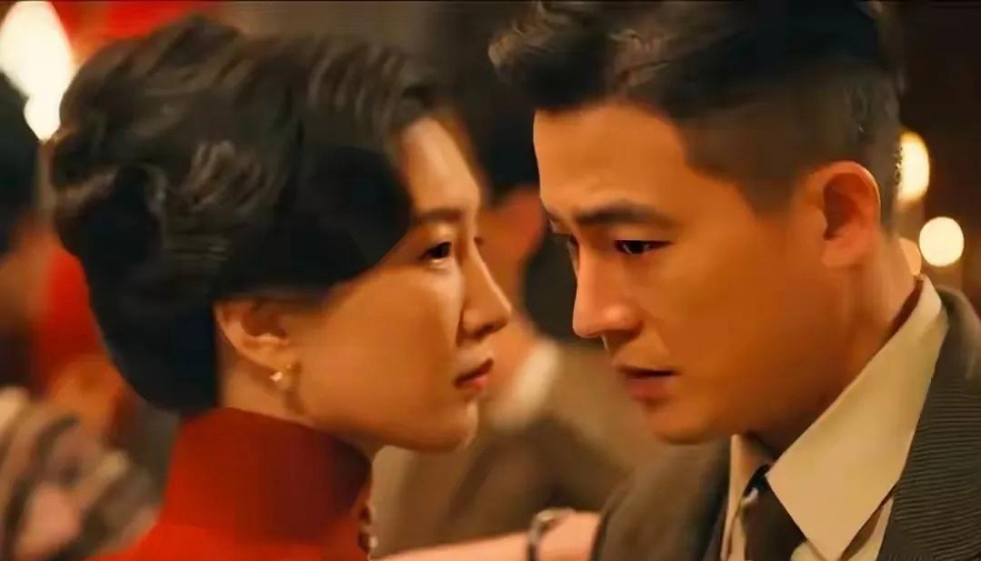 《醒来》会成为谍战剧中的新经典吗昨晚本来想看《醒来》的，无奈平台显示周一才更新，