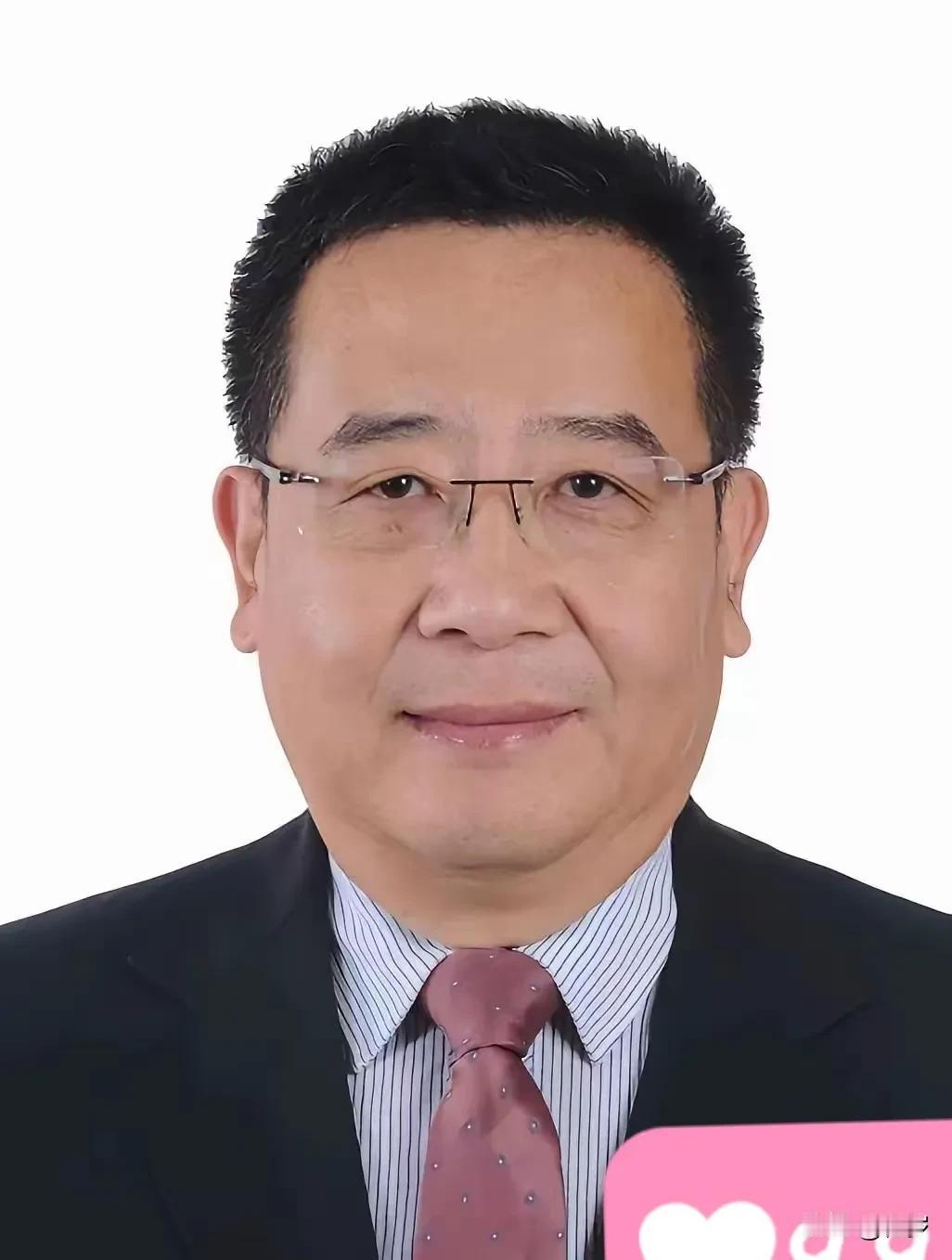 又是这个骨子里冥顽不化的老公知—刘亚东。
刘亚东又跳出来了，这次急着反对牢A提出