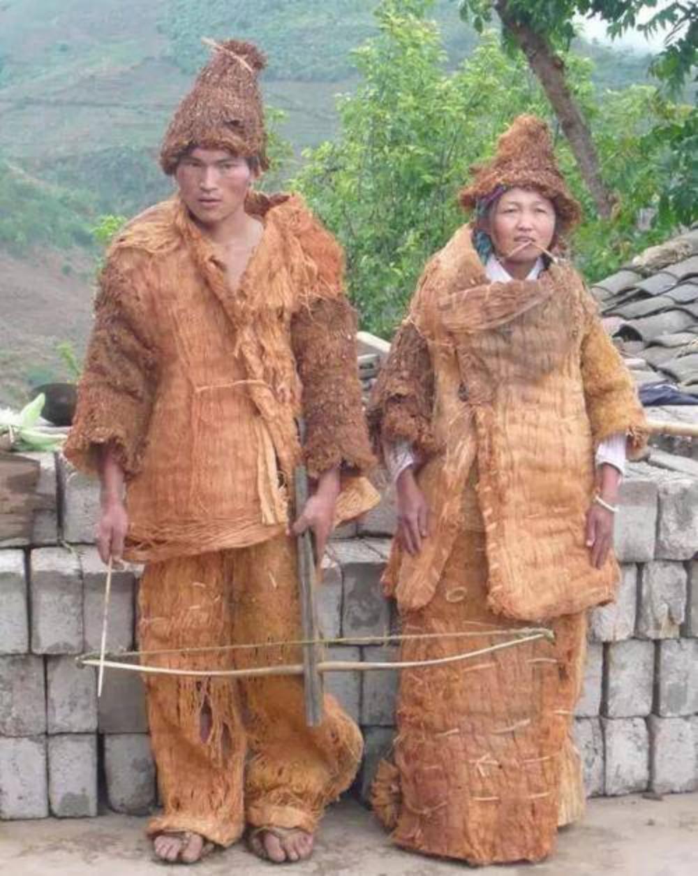 新中国成立后，解放军在哀牢山深山里发现4万几乎全裸的男男女女，调查后才发现，他们