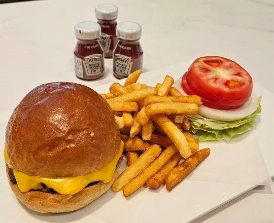 [浮云]难怪特朗普不吃午餐就要回国，韩国这次是把体面摔的稀碎！有媒体报道，特朗普