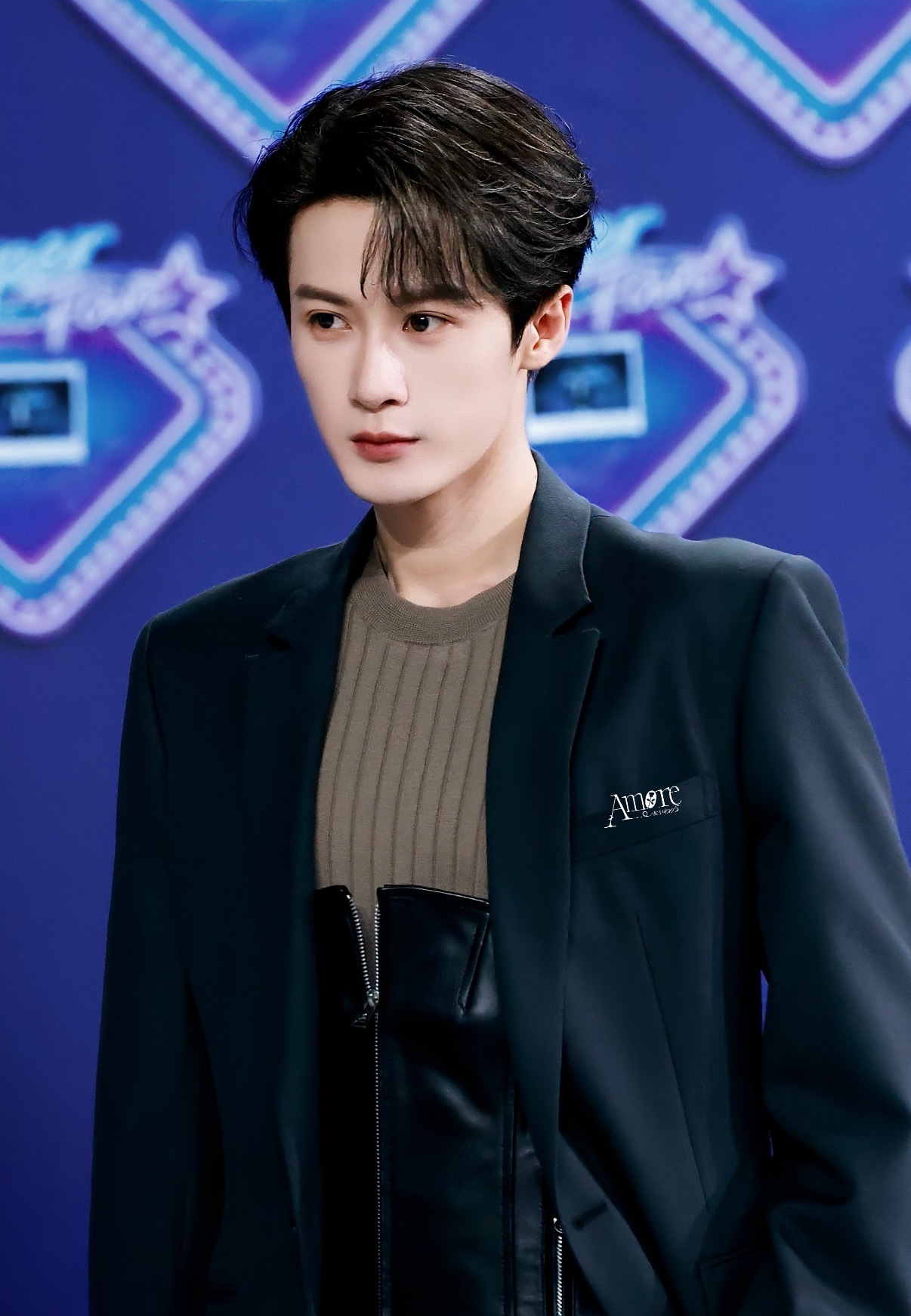 檀健次穿抹胸 檀健次这次抹胸皮衣造型太鲨我啦！那股子不羁又魅惑的劲儿，直接戳中我