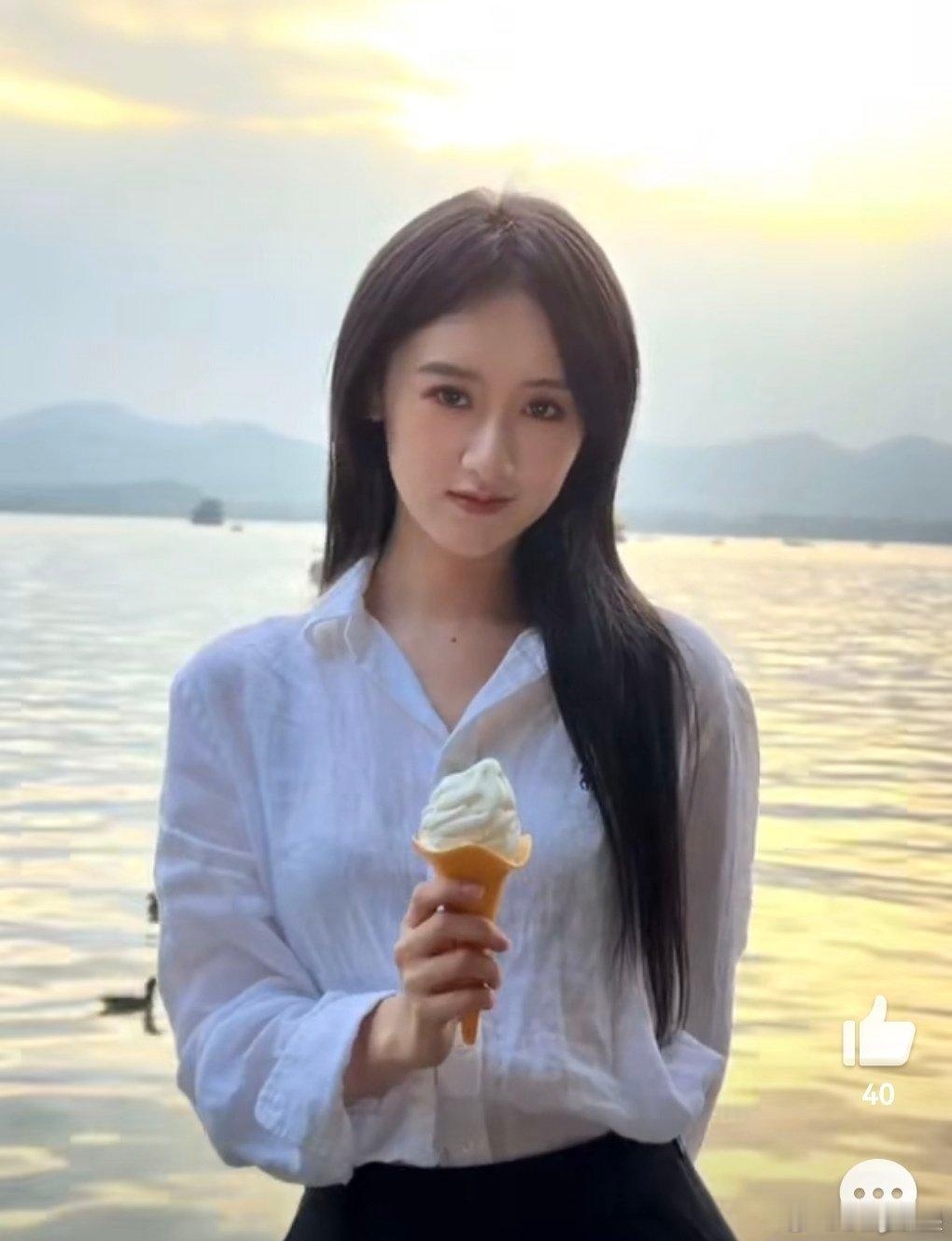 这几年鹿这种老肃凶和卢那种钝男普太多了大鼻小眼的冰焰再看居然没那么报看了 ​​​