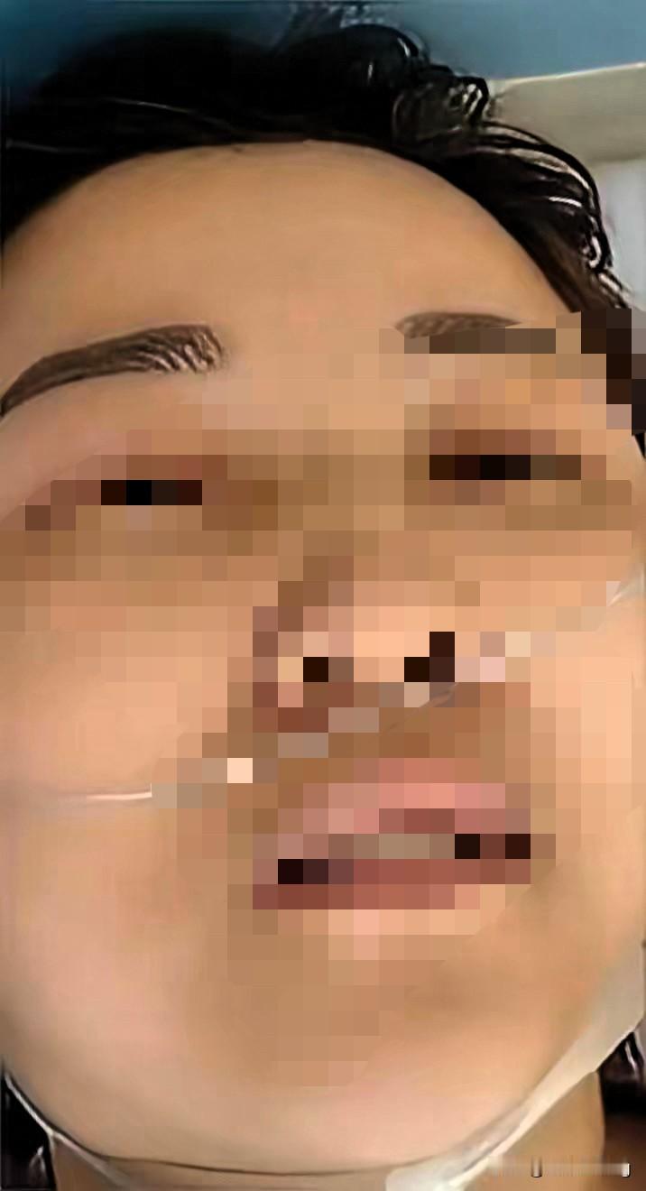 泪目！西安28岁姑娘上班时裤子渗血却毫无知觉，这一幕真的看碎了无数人的心！

小