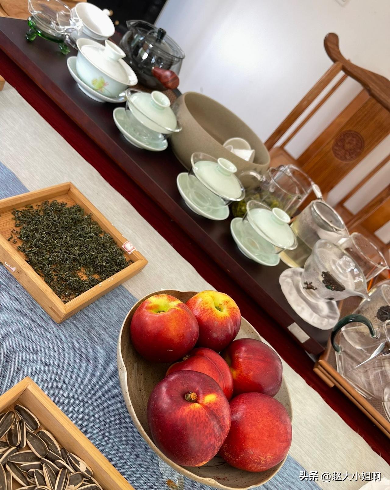 您喜欢喝什么价位的崂山绿茶呢? 哪个价位的我都喝过。
我对高价位的反而不是那么喜