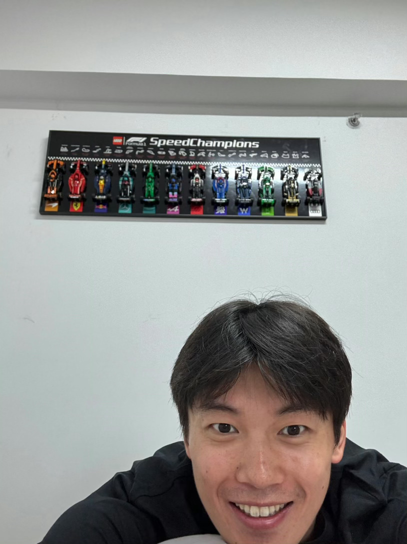 趴在桌子上努努囔囔的[吃惊] ​​​