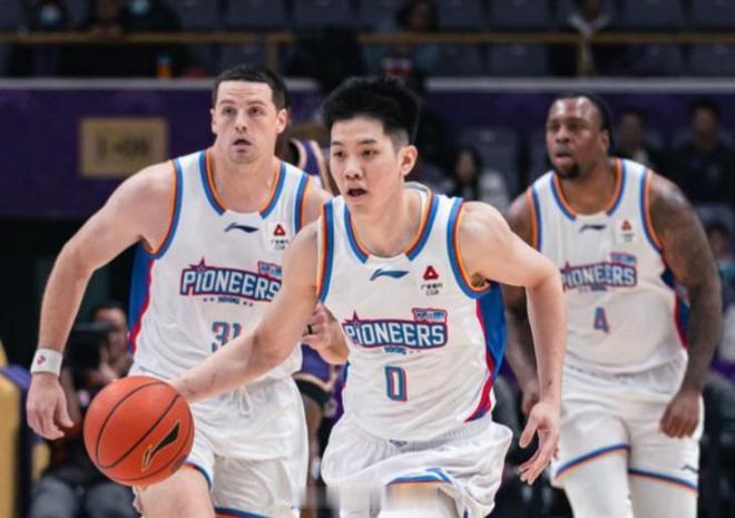 新赛季CBA常规赛继续进行，第四轮比赛今日开打，山西男篮将在周日晚上七点半客场对