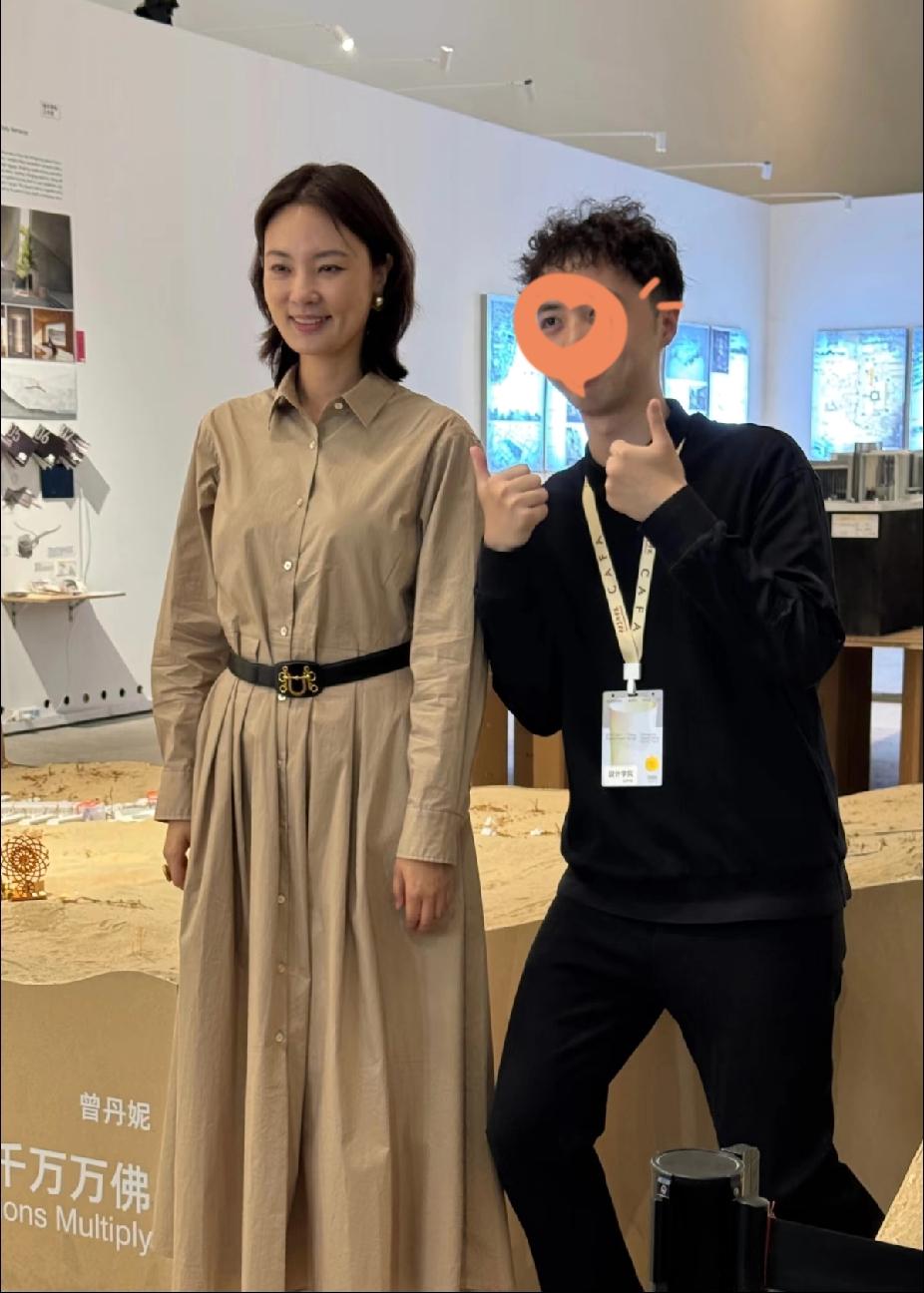 她曾经是央视的一姐，很多男生心中的梦中女神，你们还记得她是谁吗？