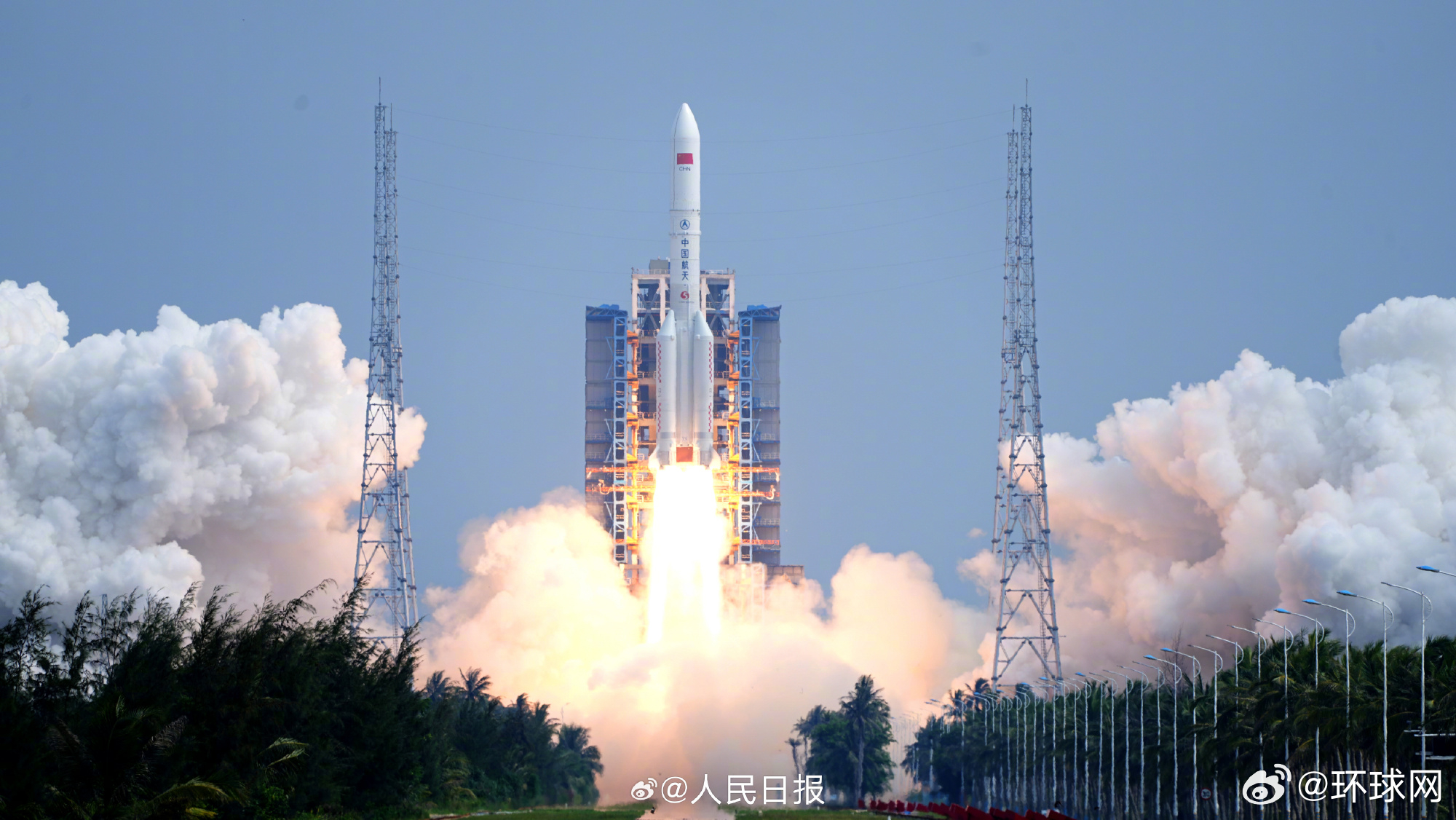 【#通信技术试验卫星二十五号发射成功#】今天，我国在文昌航天发射场使用长征五号运