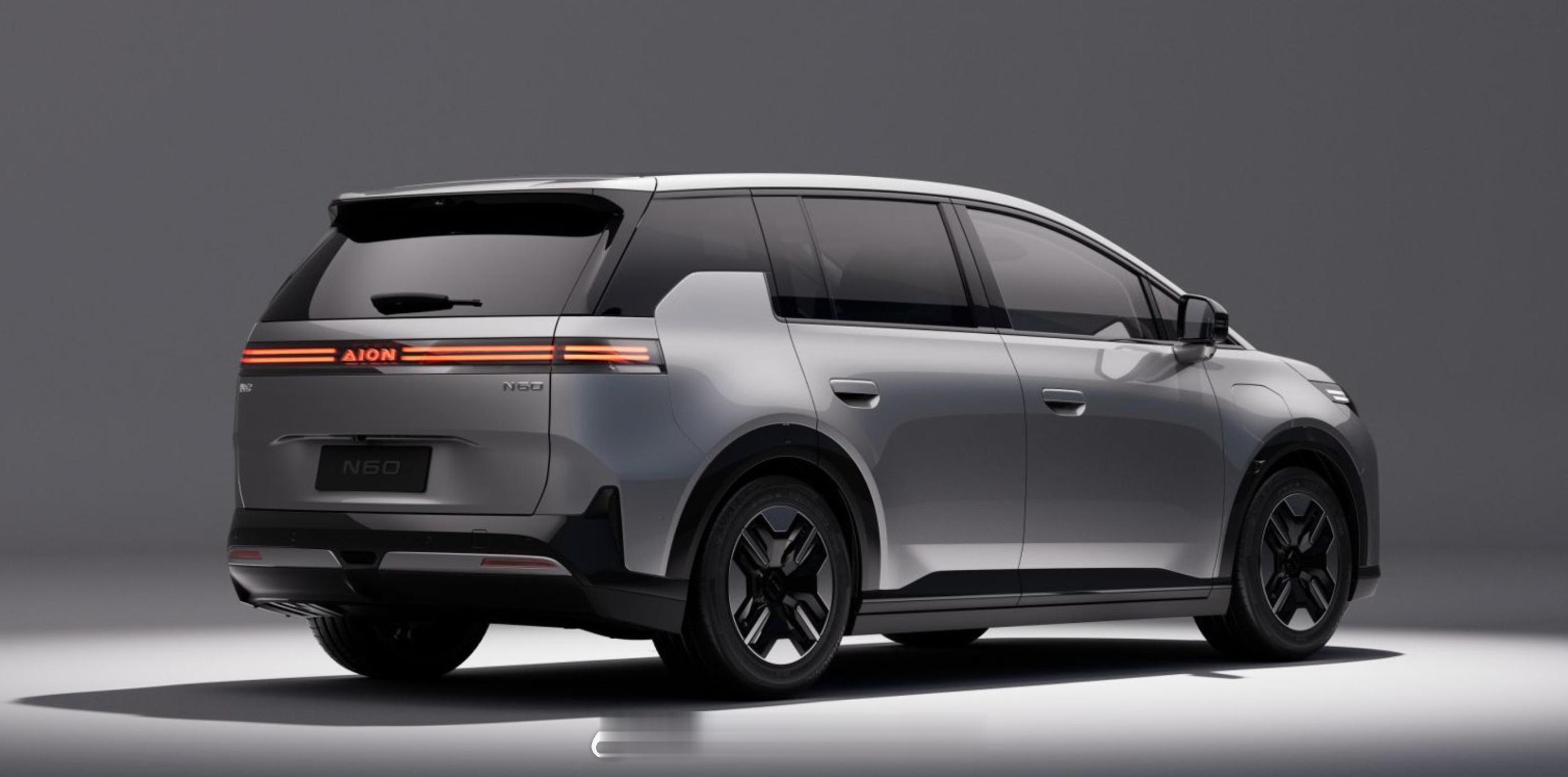 这两天看到了埃安N60的设计草图，有点意思，首先这是一个one box的产品，如