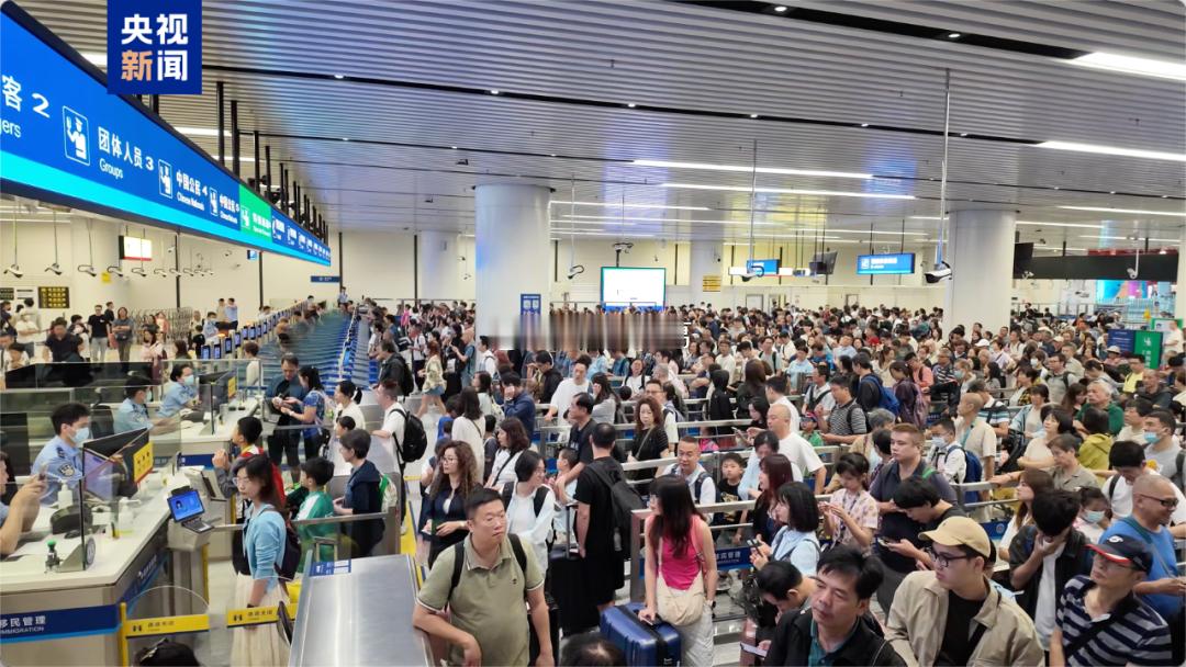 据深圳边检总站统计，今年截至5月2日，经深圳各口岸出入境人员突破1亿人次，较20