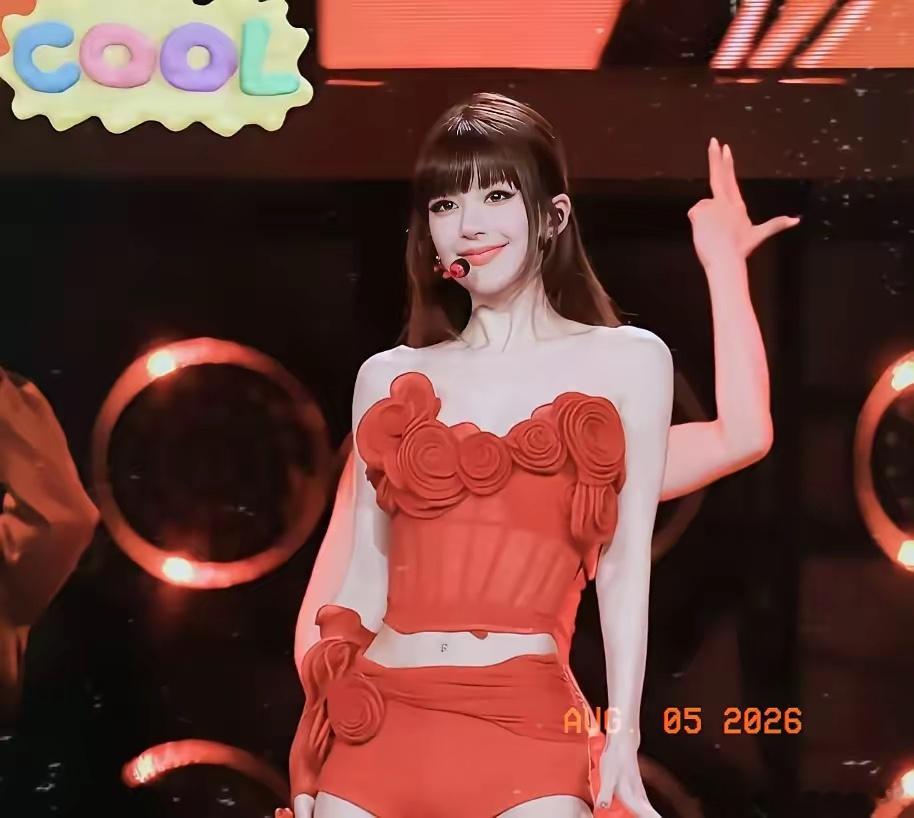 终于知道！为什么赵露思能火成这样了，原因不是她演技多好也不是资源多硬，而是这年头