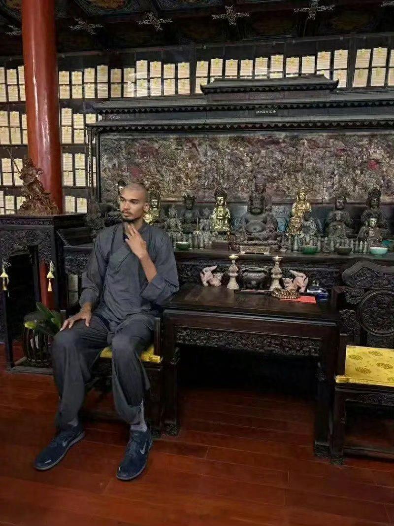 曝文班亚马将在少林寺闭关修行10天建议周星驰拍一部《少林篮球》吧！就请文班亚马、
