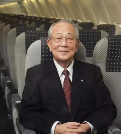 1997年，身价200亿的稻盛和夫被查出胃癌，医生警告：“必须马上手术”。谁知，