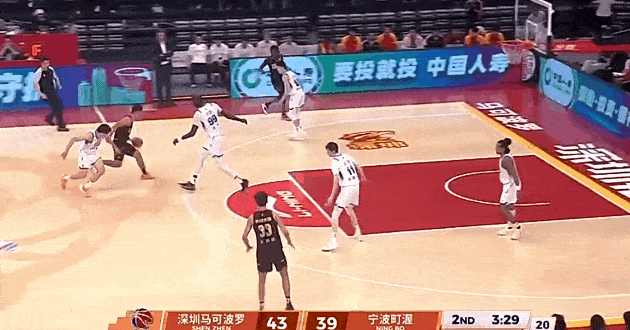 史密斯打满全场40分钟，投篮24中7得到21分7篮板15助攻3抢断cba名场面c