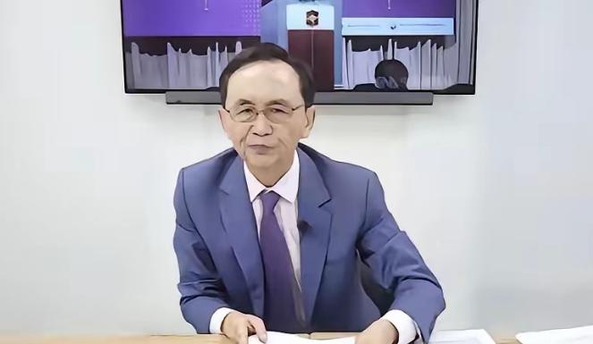 台湾美丽电子报董事长吴子嘉说， “你郑丽文如果真有种，真心希望两岸和平，最终走向