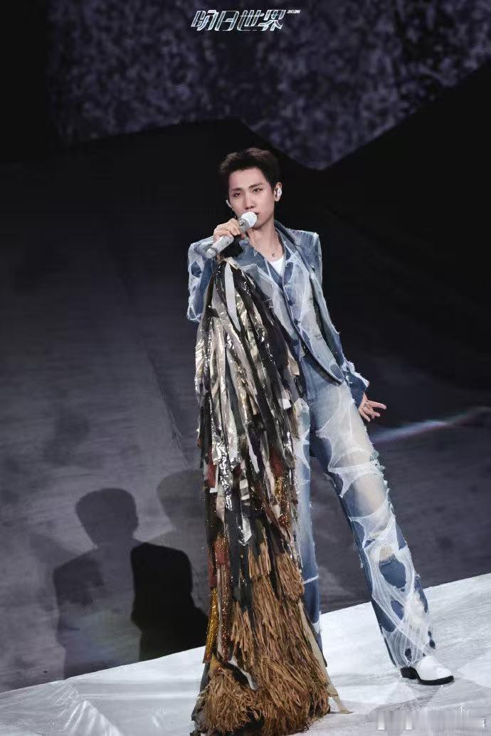 汪苏泷演唱会四小天鹅迎来了第五人演唱会欢乐效果直接拉满，汪苏泷四小天鹅第五人上线