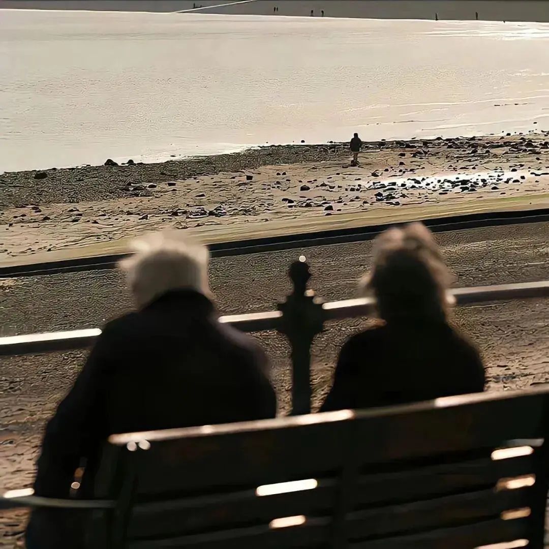 有些路，走过了才知深浅，有些人，交过了才懂冷暖，成长的代价，是看透后的清醒。 ​