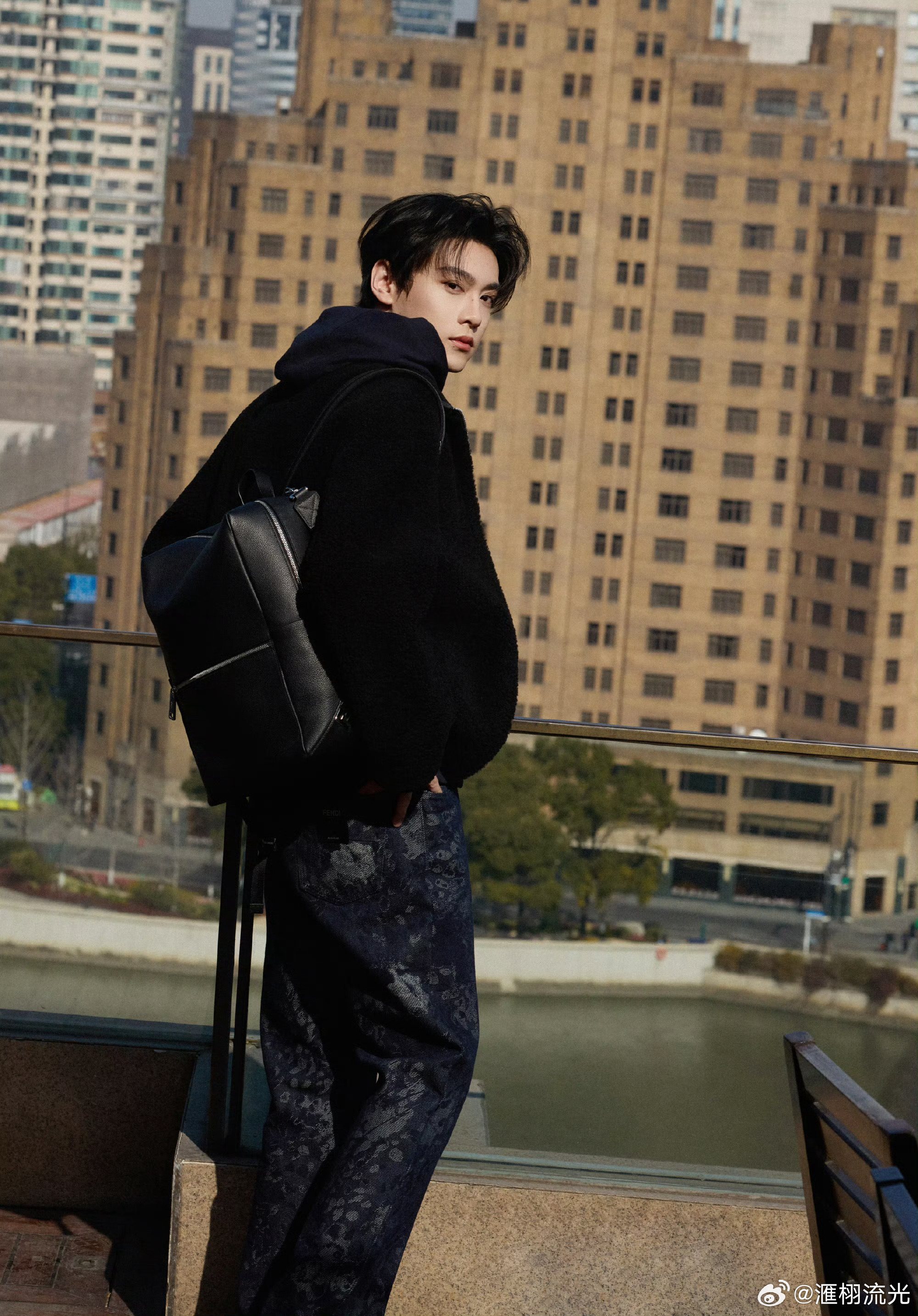 田栩宁 txn未完待栩 最是明月透人情，江河之水散人心.“𝐼𝓉 𝒾𝓈 ?