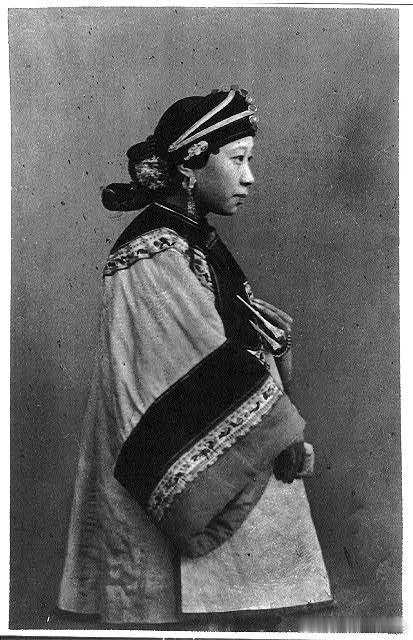 Chinese woman of wealthy family in Shang
