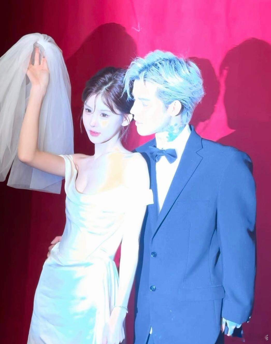 傲娇美殷世航领证殷世航傲娇美晒结婚证 傲娇美殷世航领证了。傲娇美称：“当时是跳过